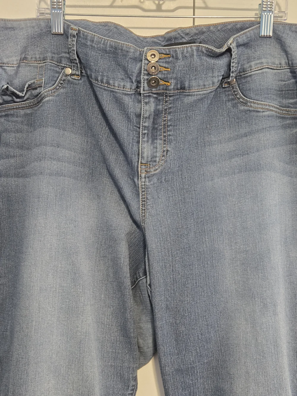 Torrid Denim Jeans 26R Plus Size High Rise Button Fly Stretch Medium Wash Skinny - Picture 2 of 4